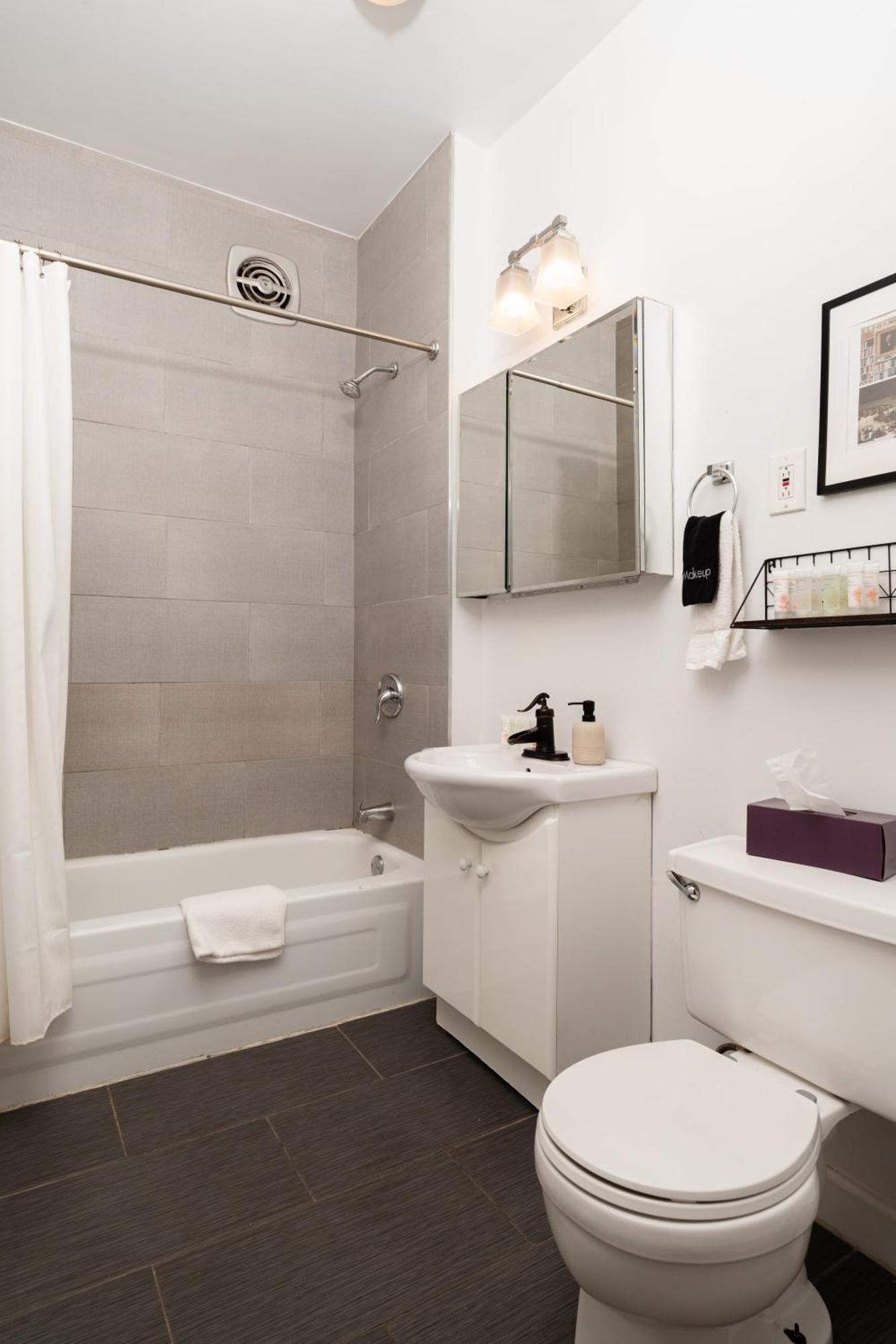 Ukrainian Village 2Br Modern Apartment D2 Чикаго Экстерьер фото